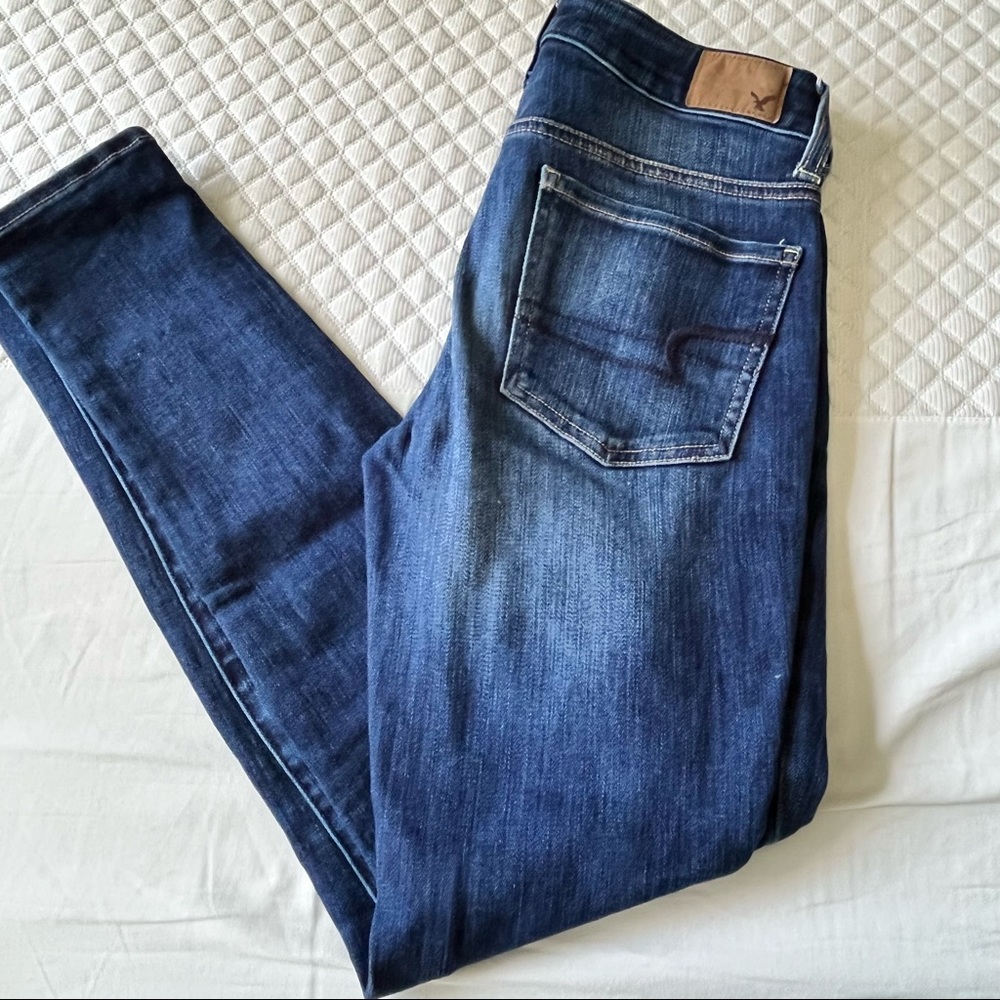 American Eagle Super Stretch Jegging Denim Jeans Mid Rise Medium Wash Size 2 R